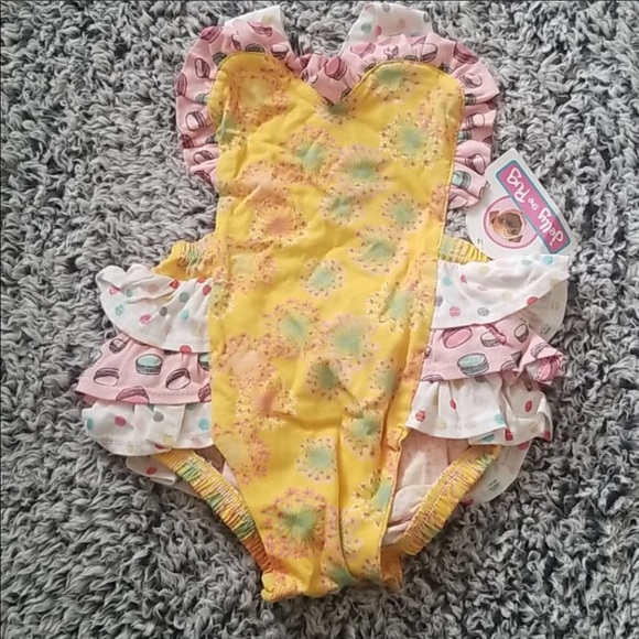 NWT Jelly & The Pug Yellow Multi Colorful Macaroon Printed Ruffle Summer Romper - Picture 4 of 6